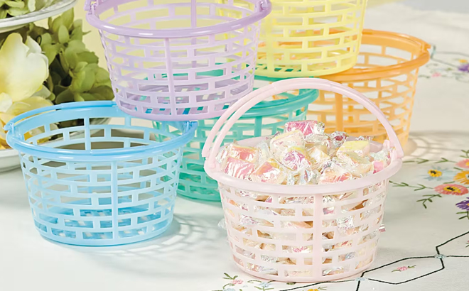 Charming Pastel Round Plastic Easter Baskets in Various Colors Charming Pastel Round Plastic Easter Baskets in Various Colors