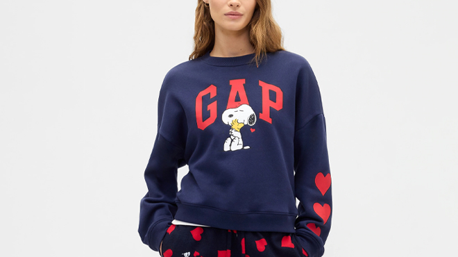 GAP Factory Peanuts Oversized Wedge Gap Logo Sweatshirt