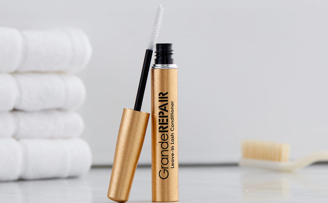 Grande Cosmetics GrandeREPAIR Leave In Lash Conditioner Grande Cosmetics GrandeREPAIR Leave In Lash Conditioner