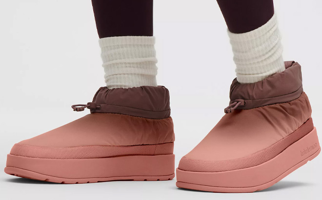 Lululemon Womens Wunder Puff Mini Boots