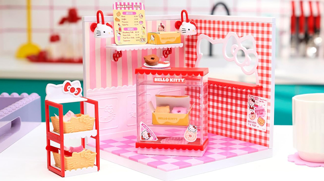 MGAs Miniverse Make It Mini Spaces Hello Kitty Building Set MGAs Miniverse Make It Mini Spaces Hello Kitty Building Set