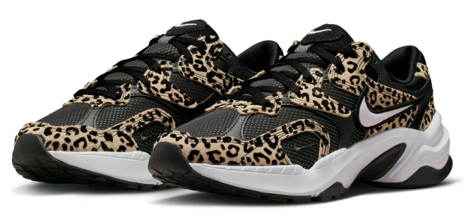 Nike Air Max Invigor Sneakers