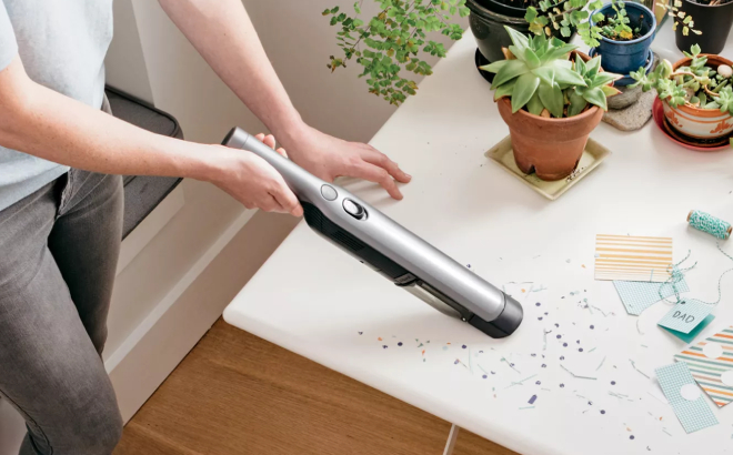 Shark WV201 ION W1 Cordless Handheld Vacuum Shark WV201 ION W1 Cordless Handheld Vacuum