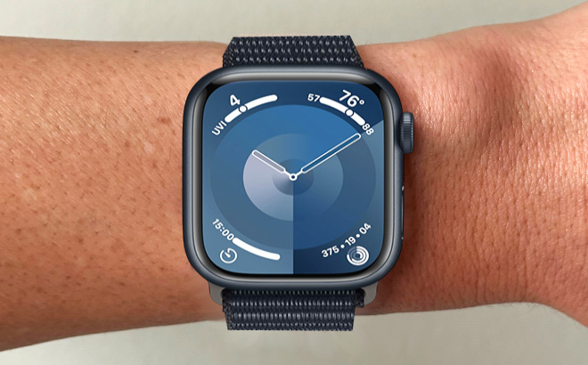 Apple Watch Series 9 on Hand