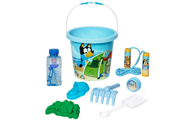 Bluey 7 Piece Beach Bucket Set Bluey 7 Piece Beach Bucket Set