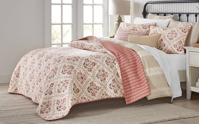 Charter Club Amelia 2 Piece Quilt Set