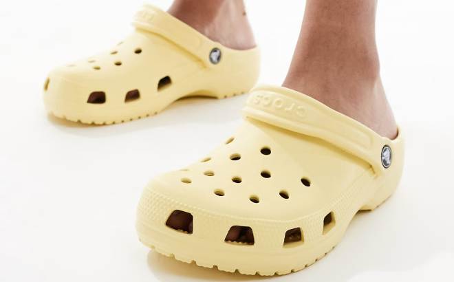 Crocs Classic Clogs in Daylily Color