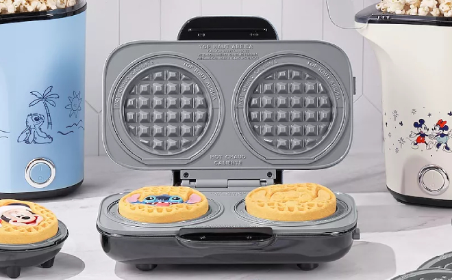 Disney Dash Stitch MultiMaker Double Mini Maker System Disney Dash Stitch MultiMaker Double Mini Maker System