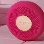 FOREO UFO Mini 2 in Fuchsia Color
