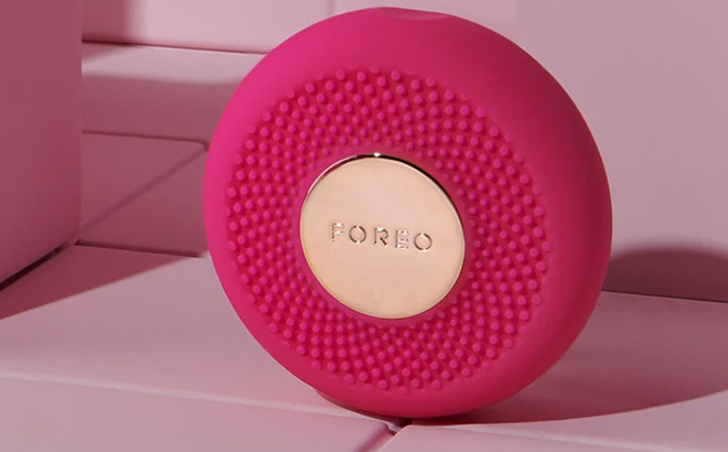 FOREO UFO Mini 2 in Fuchsia Color