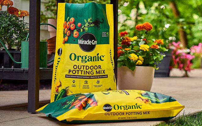 Miracle Gro Organic 25 Quarts All purpose Organic Potting Soil Mix Miracle Gro Organic 25 Quarts All purpose Organic Potting Soil Mix