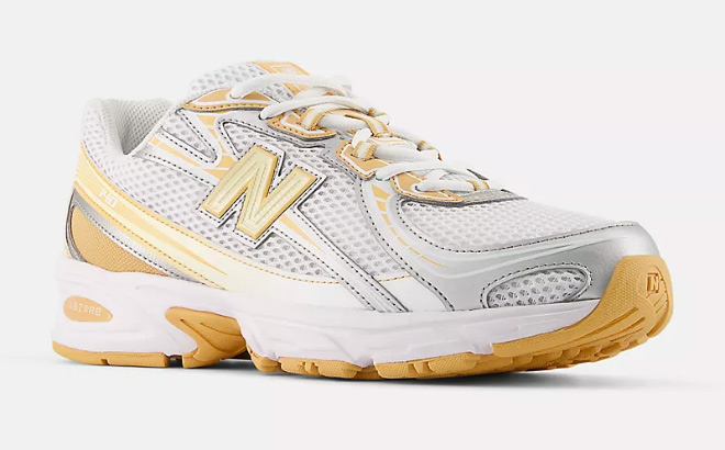 New Balance 740 Shoe