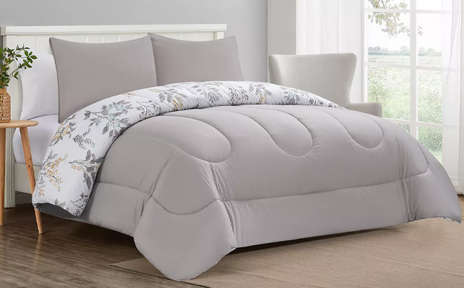 Rosenne Reversible 3 Piece Comforter Set Rosenne Reversible 3 Piece Comforter Set