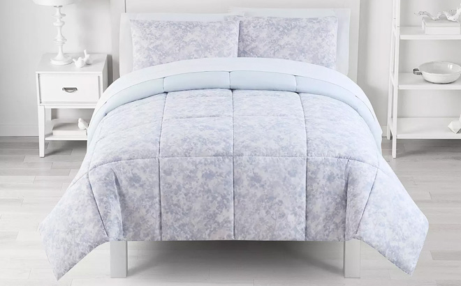 The Big One 3 Piece Marbled Texture Pattern Reversible Comforter Set