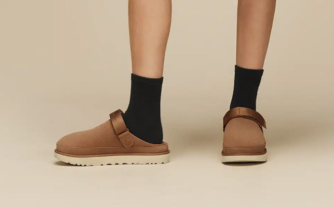 UGG Womens Goldenstar Clogs 1
