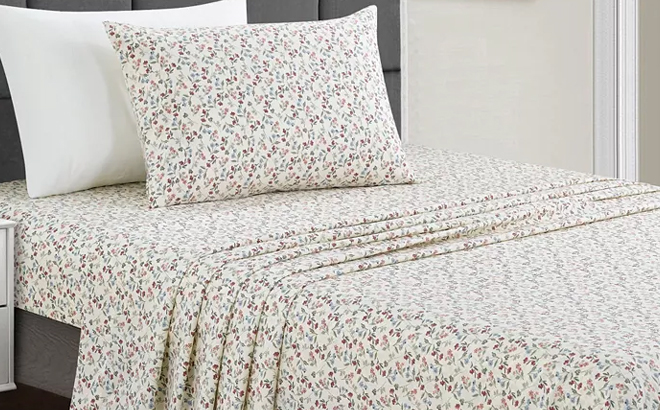 Fairfield Square Collection 3 Piece Microfiber Easy Care Printed Sheet Set