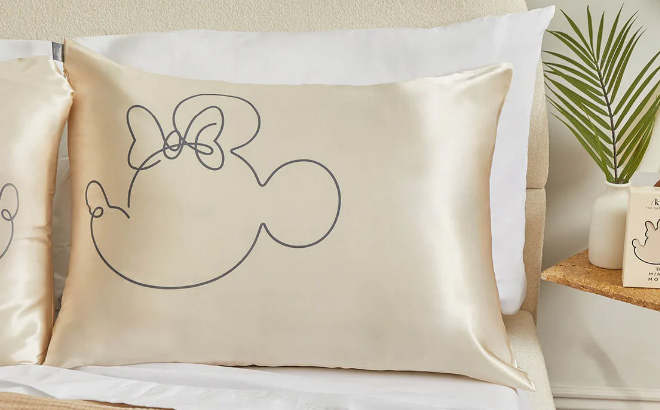 Kitsch x Mickey and Minnie Satin Pillowcase in Mr Mouse Kitsch x Mickey and Minnie Satin Pillowcase in Mr Mouse