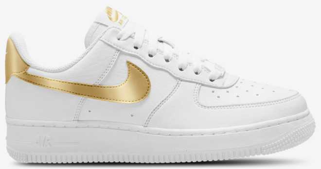 Nike Air Force 1 07 LE Low Womens Shoes