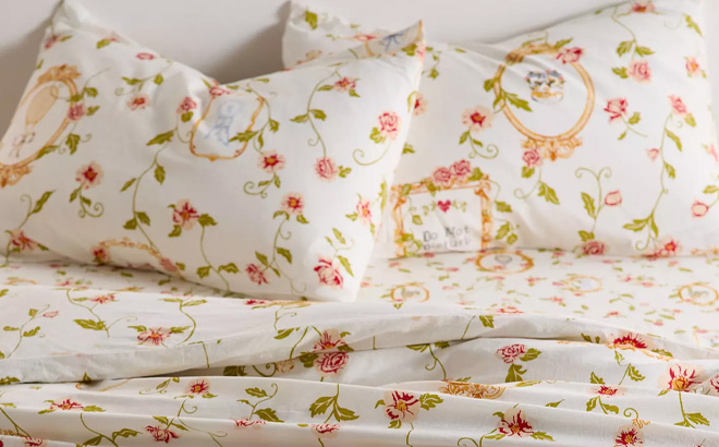 Urban Outfitters Finley Frame Patterned Core Duvet Set in Cream Color