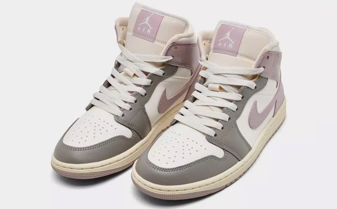 Nike Womens Air Jordan Retro 1 Mid Casual Shoes