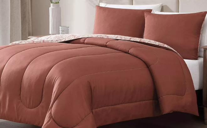 Faymont Medallion 3 Piece Comforter Set Faymont Medallion 3 Piece Comforter Set