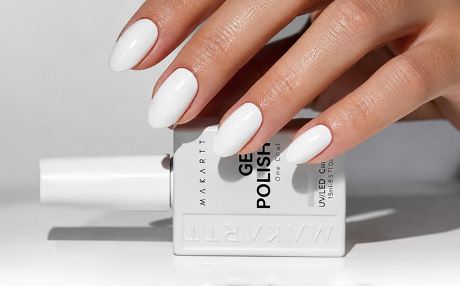 Makartt Ultra Pigmented White Gel Nail Polish on the Table
