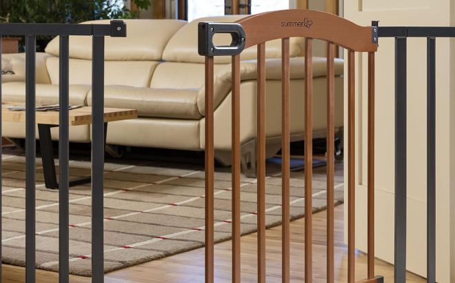Summer Infant Anywhere Decorative Walk Thru Pet and Baby Gate Summer Infant Anywhere Decorative Walk Thru Pet and Baby Gate