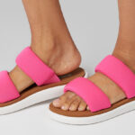 32 Degree Womens 2 Band Flex Sandals in Magenta