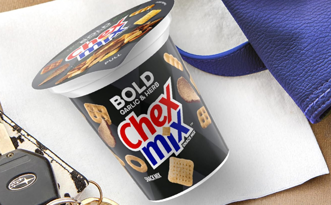 Chex Mix Bold Garlic Herb Snack Mix