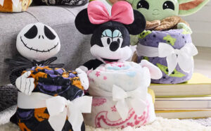 Disney The Big One Minnie Mouse Buddy Throw on the Floor