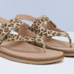 Dr Scholls Womens So Chill Sandals on the Table