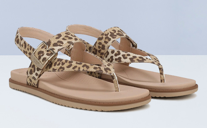 Dr Scholls Womens So Chill Sandals on the Table