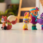 Vida The Vet Check Up Care Friendship Pack with 5 Action Figures