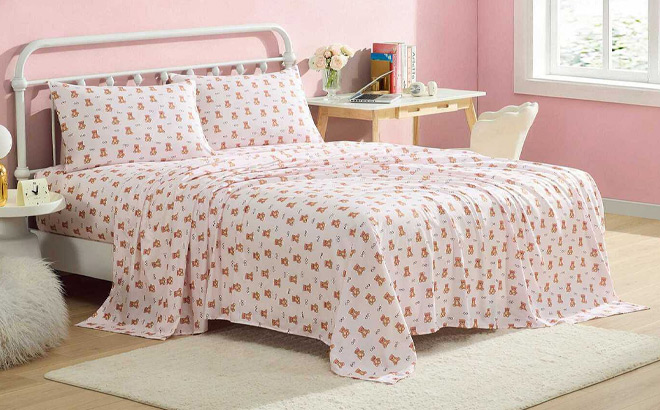Betsey Johnson 3 Piece Sheet Set Betsey Johnson 3 Piece Sheet Set