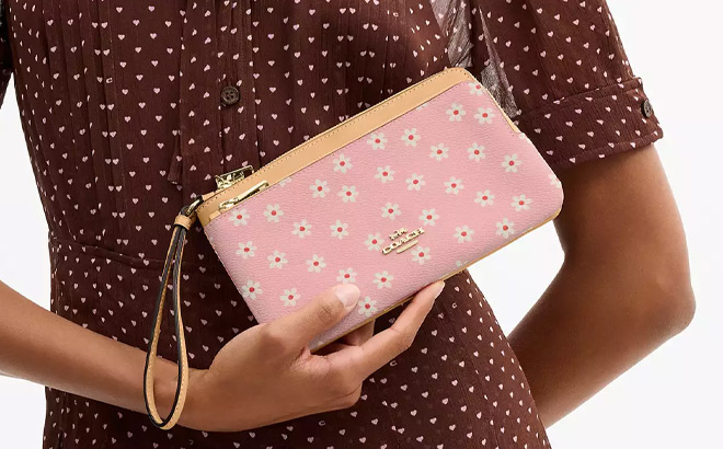Coach Outlet Double Zip Wristlet With Floral Print Coach Outlet Double Zip Wristlet With Floral Print