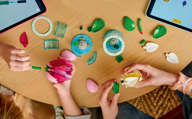 Kids Building Lego