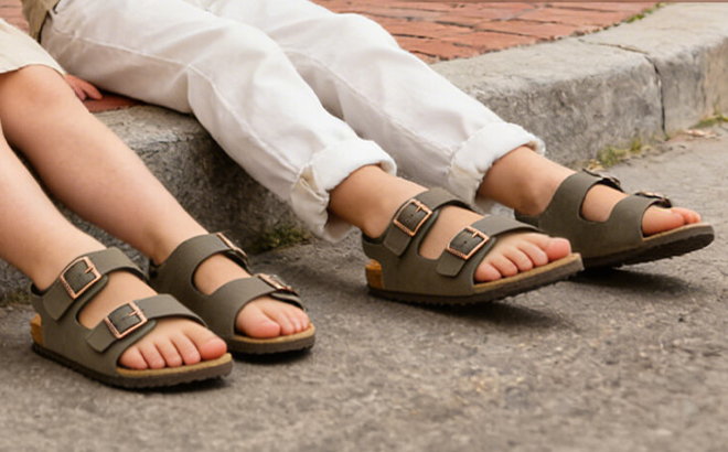 LUCKYLI Kids Double Buckle Sandals in Brown