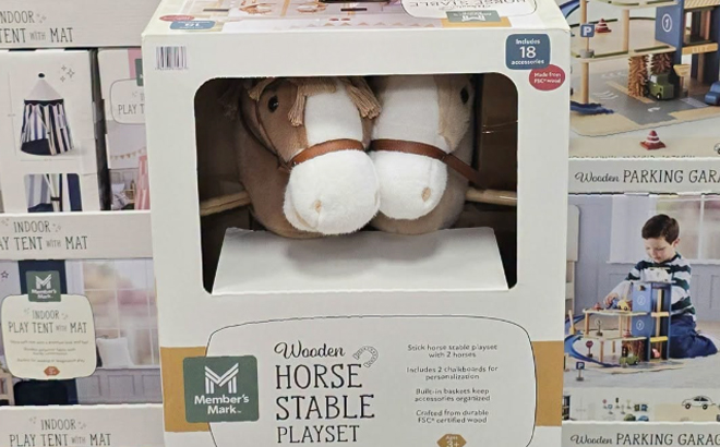 Members Mark Wooden Horse Stable Payset