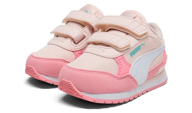 Puma ST Runner V4 Kids Sneakers in Light Pink Puma ST Runner V4 Kids Sneakers in Light Pink