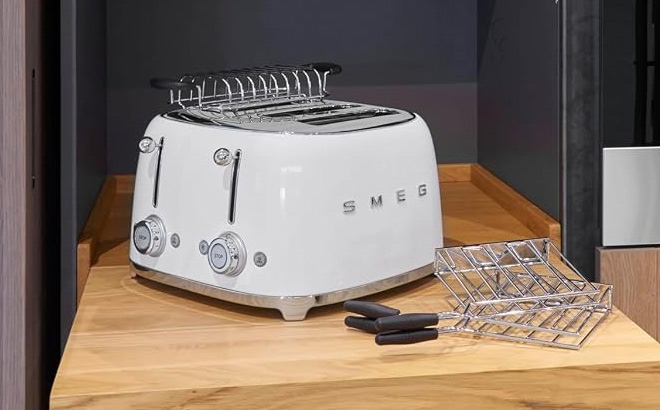 SMEG 50s Style Retro Aesthetic 4 Slice Toaster