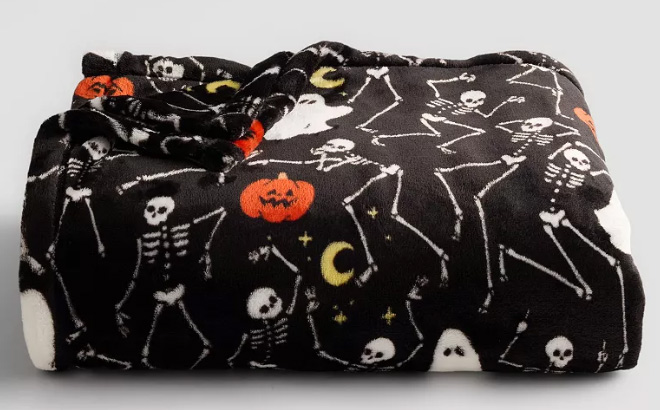 The Big One Halloween Oversized Supersoft Plush Throw Blanket The Big One Halloween Oversized Supersoft Plush Throw Blanket