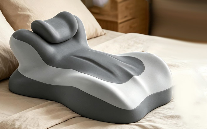 Toymay Ergonomic Reading Pillow on Bed Toymay Ergonomic Reading Pillow on Bed