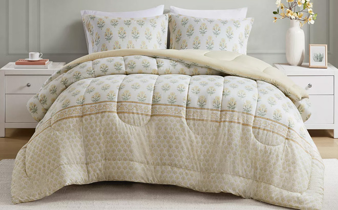 Chloe Reversible 3 Piece Comforter Set