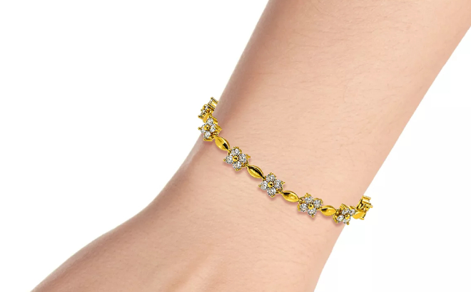 Cubic Zirconia Flower Design Polish Oval Link Bracelet