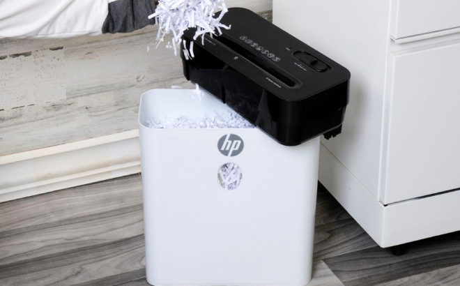 HP 8 Sheet Crosscut Shredder with 3 2 Gallon Bin HP 8 Sheet Crosscut Shredder with 3 2 Gallon Bin