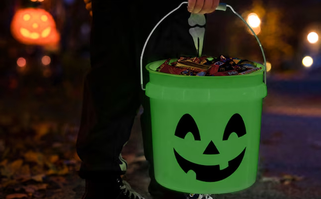 Lowes Halloween Glow in the dark 2 gallon Plastic Clear General bucket Lowes Halloween Glow in the dark 2 gallon Plastic Clear General bucket