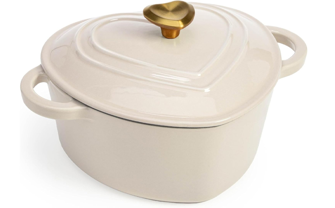 Paris Hilton Enamelled Cast Iron Dutch Oven with Lid Heart Shaped 1 Paris Hilton Enamelled Cast Iron Dutch Oven with Lid Heart Shaped 1