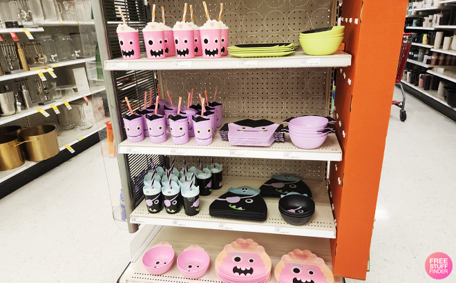 Pillowfort Halloween Dinnerware Overview