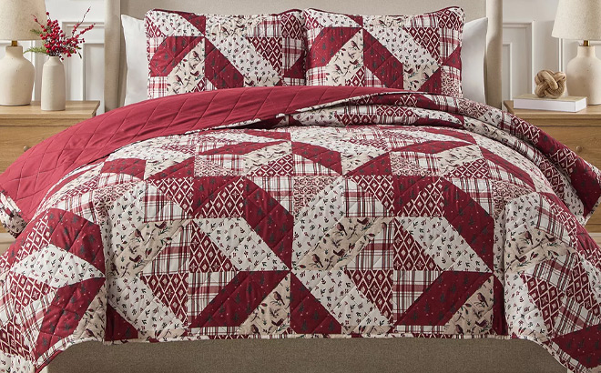 Seventh Studio Cardinal Patchwork Quilted 2 Piece Quilt Set