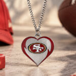 Siskiyou Sports NFL Heart Necklace